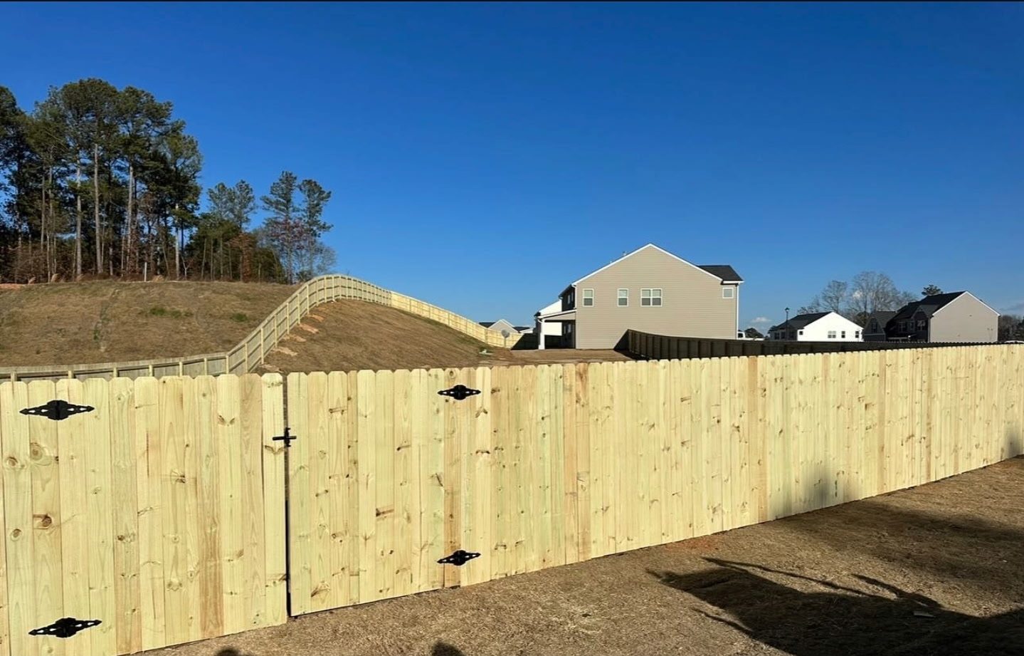 Dog-ear privacy with gate
